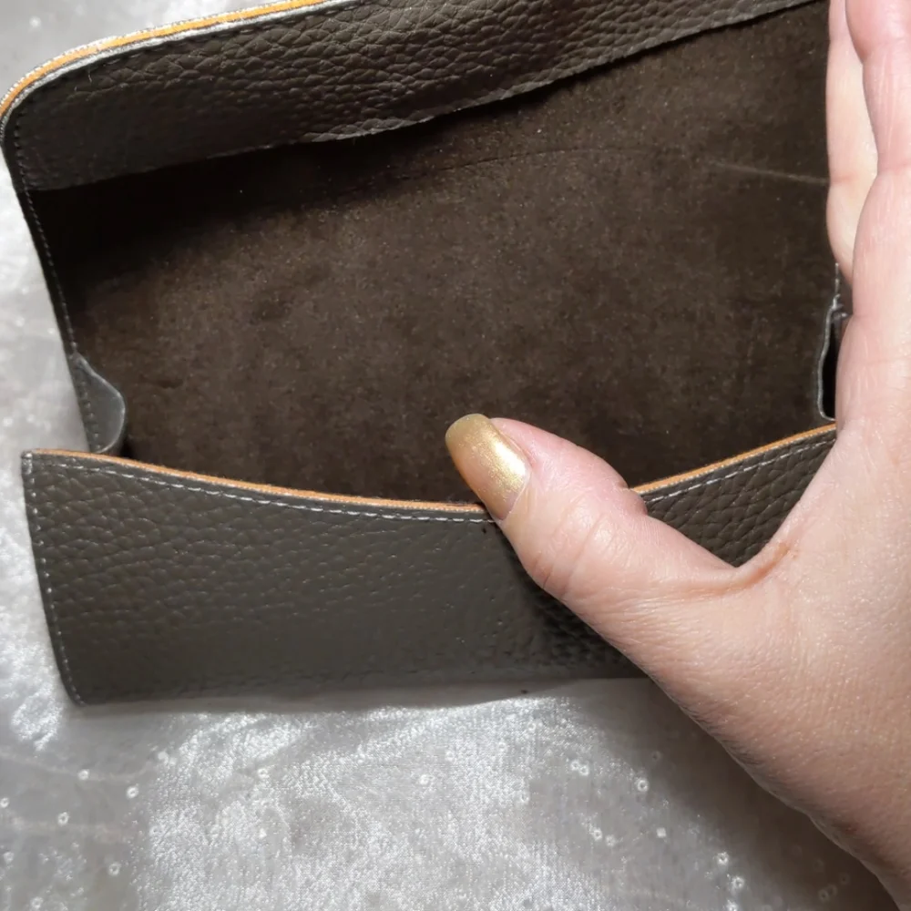 Cinzia sunglasses case and box